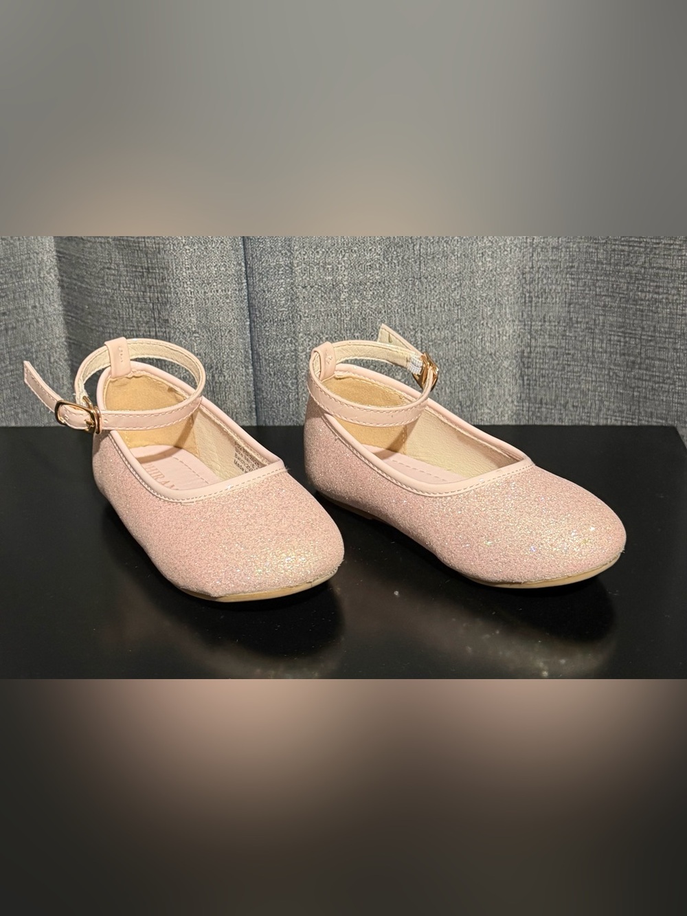 Little girls sparkly flat dress shoes- light pink